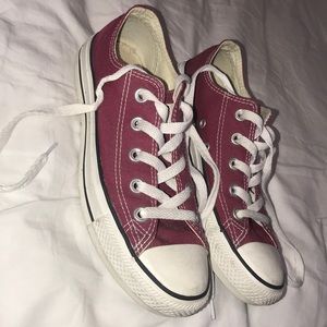 Maroon Converse Low Tops Size 6 Women’s